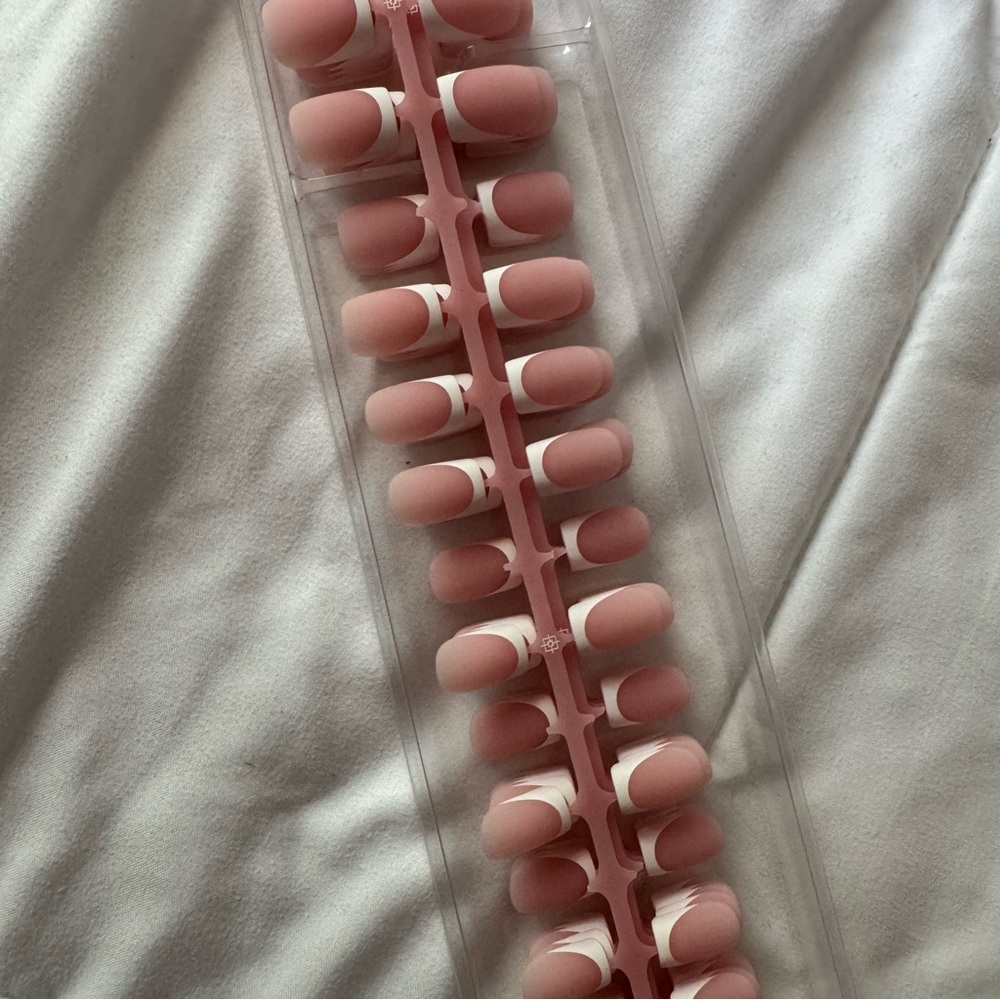 BTArtBox Nails X-Coat Tips Pink French Manicure Short Square - Picture 4 of 9